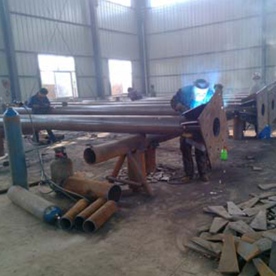 路硕生产 交通标志设施的综合解决方案